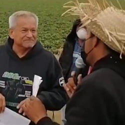 Workers and SINDJA confronter grower Felipe Ruiz Esparza Arellano